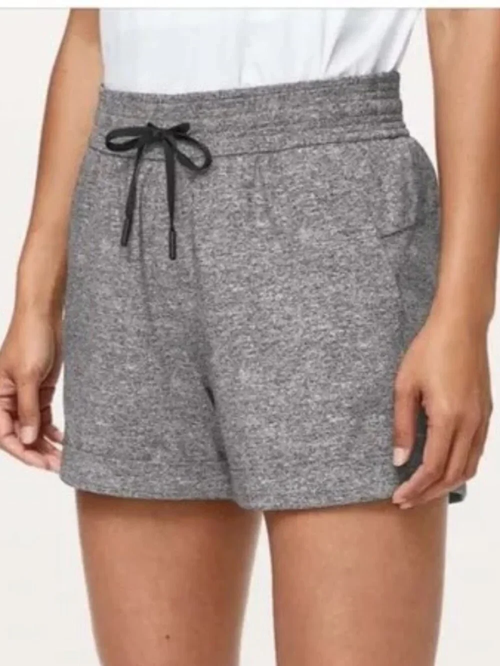 Lululemon Athletica Spring Break Away Short Heather Lux Multi Black - Size 8 - Picture 1 of 7